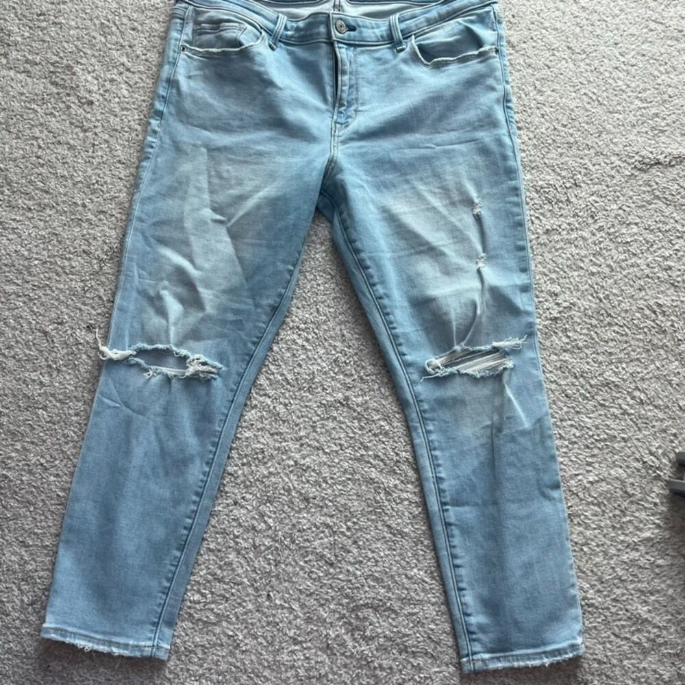 Abercrombie & Fitch The Super Skinny Ankle Mid Rise Women's Jean -- Like New